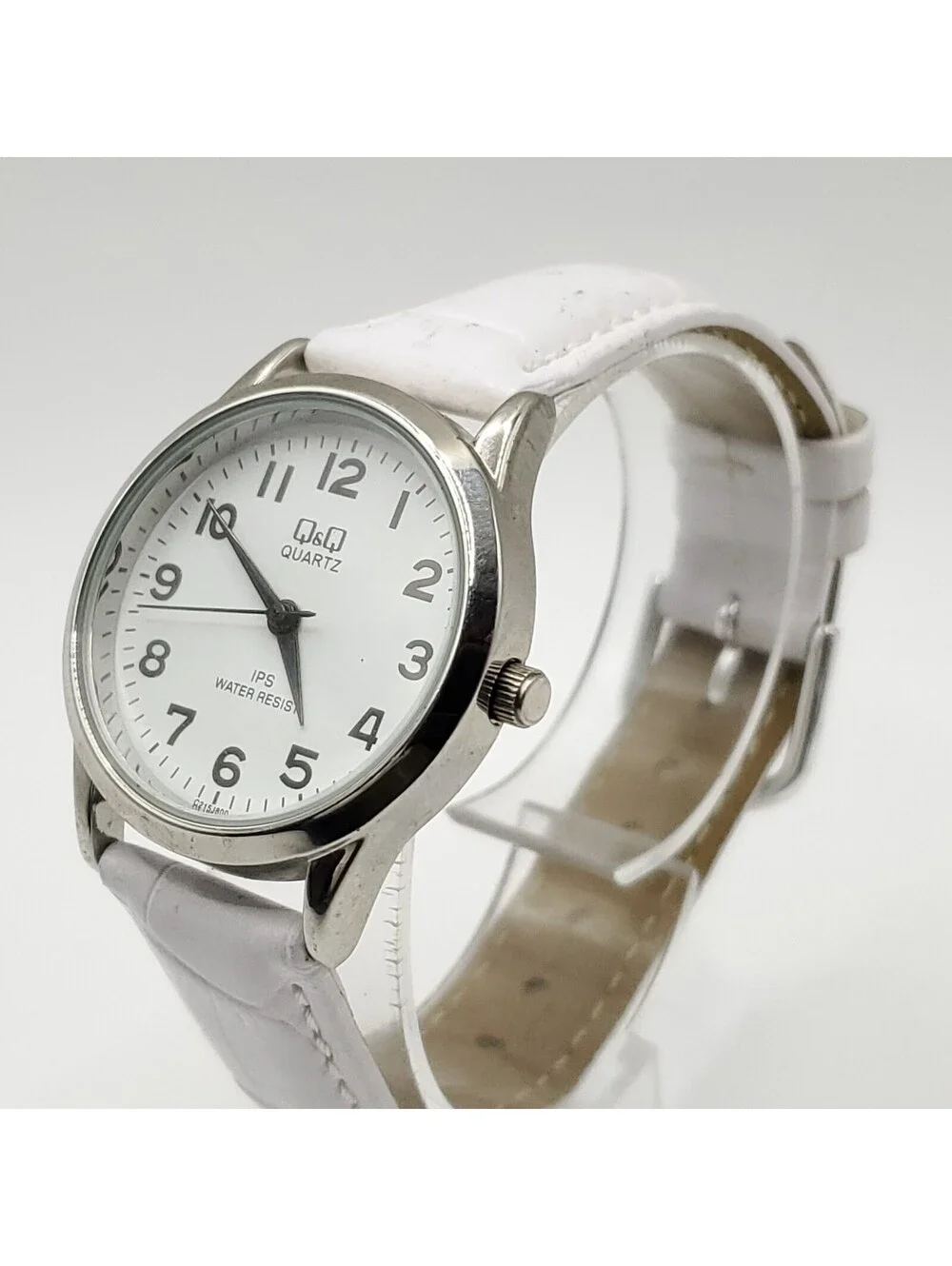 Q&Q Quartz Womens Watch 30mm White Leather Band New Battery